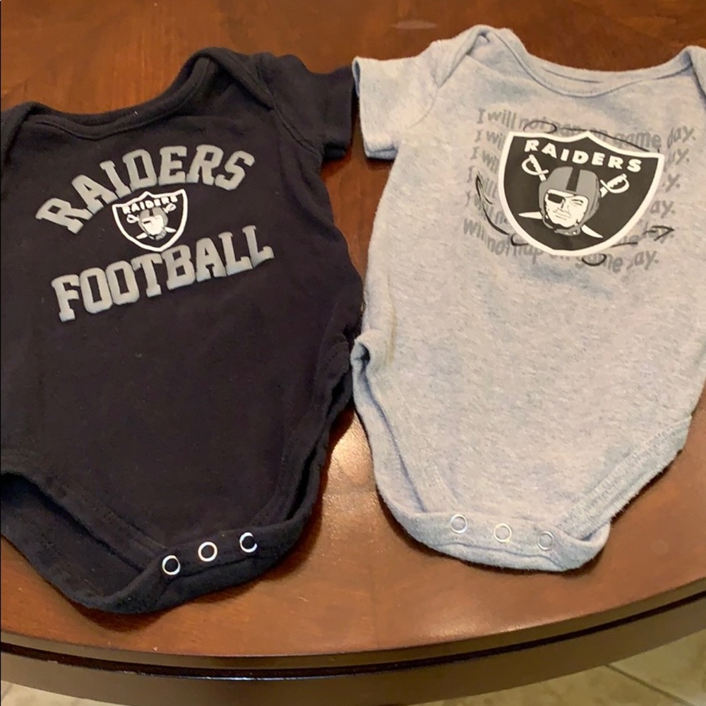2 SS baby unisex onesie’s